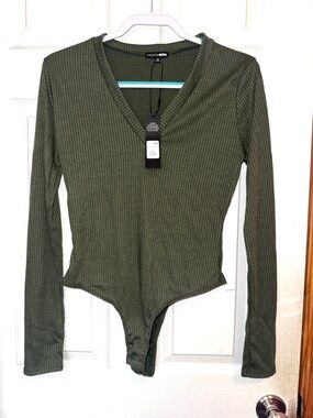 Fashion Nova Ribbed V-Neck Long Sleeve Bodysuit